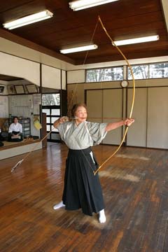 弓道　千谷　秀美さんの写真